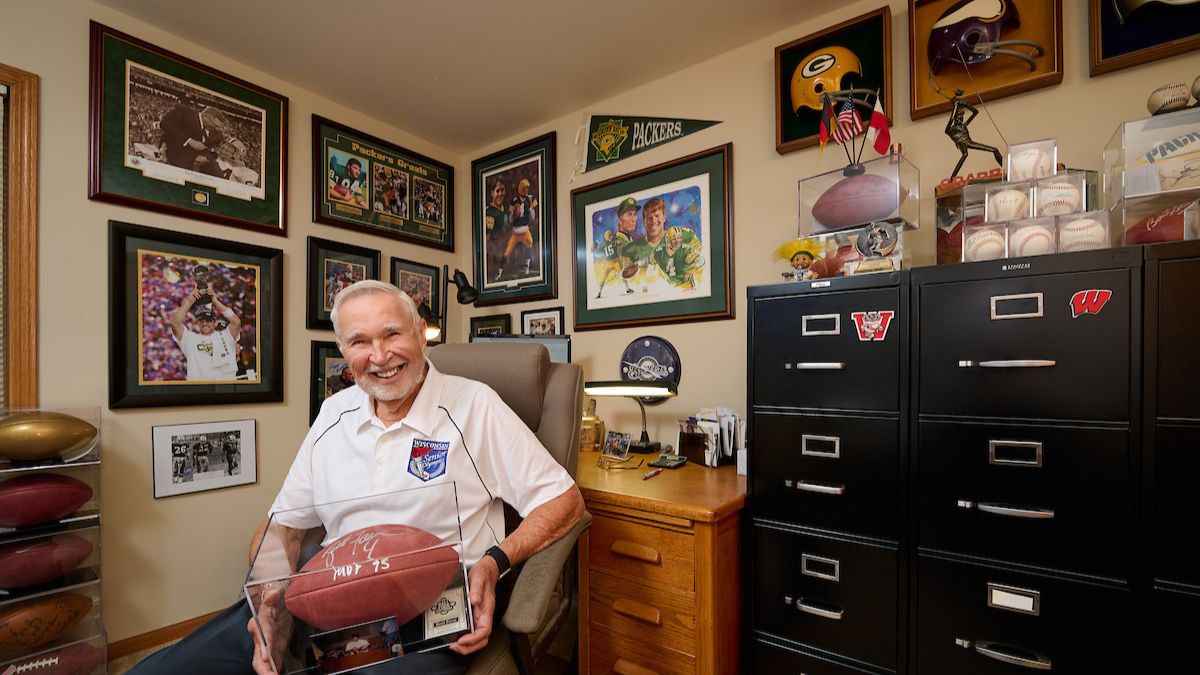 cy-swiecichowski-active-living-cedar-community Cy Swiecichowski, Cedar Community resident and longtime athlete, coach, and Senior Olympics competitor.